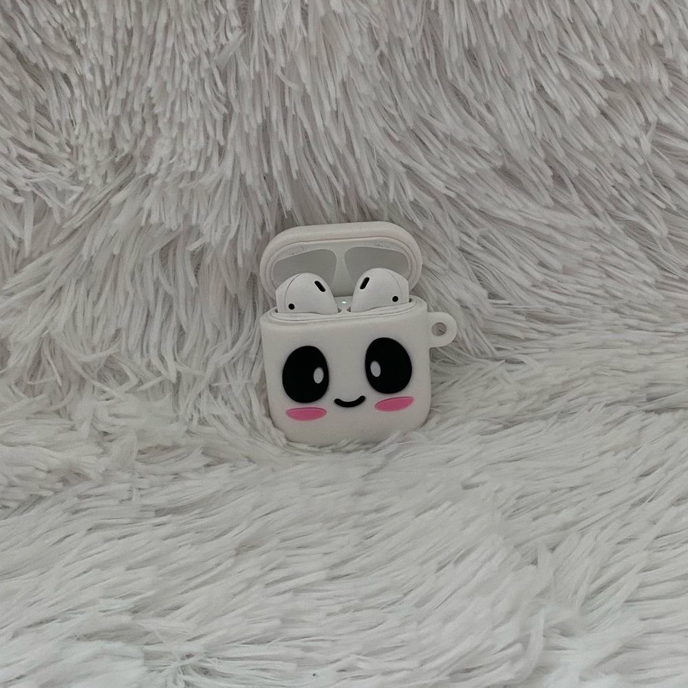 AirPods Case - Picture 2 of 3